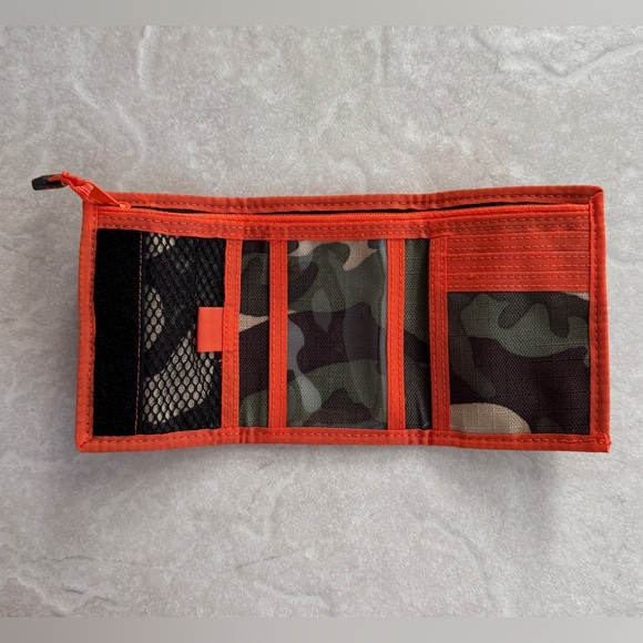 BUNDLE - *BRAND NEW* KID’S WALLET’S  (ALL HAVE VELCRO CLOSURE) - Picture 11 of 11